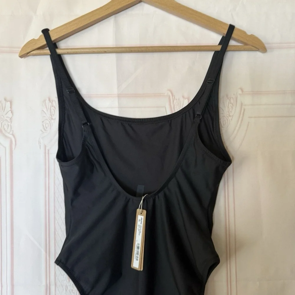 Skims Signature Swim Scoop Neck One Piece Onyx Black Women's Size M NWT